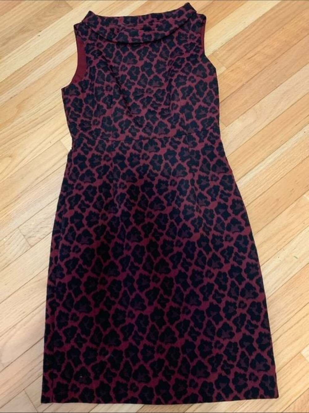 Anne Klein Black and Burgundy Leopard Print Midi Dress Size 2